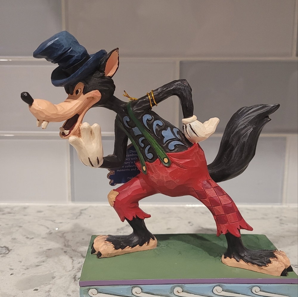 Jim Shore Disney Showcase "I'll huff and I'll puff"